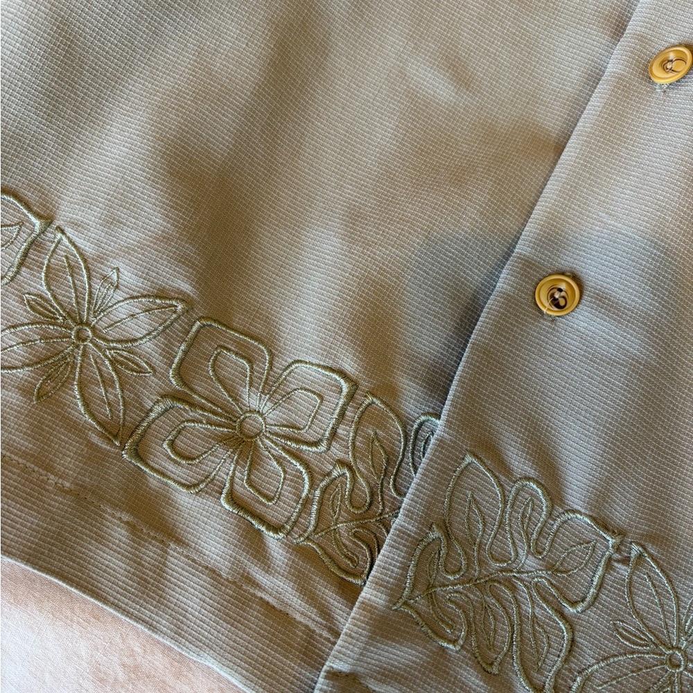 Quicksilver Light Sage Button Down - image 4